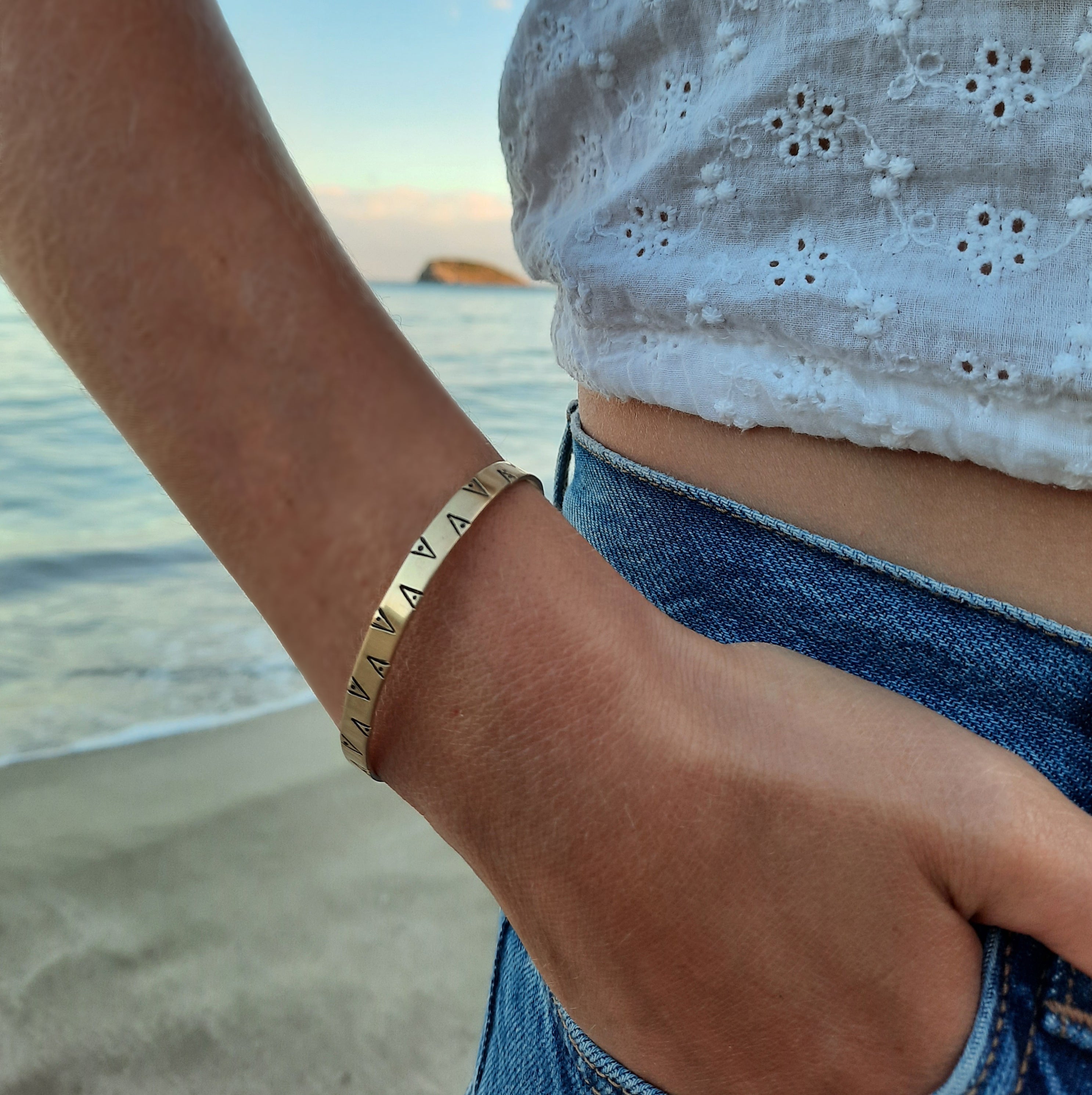 "TRIBAL" Bracelet en laiton gravé a Ibiza